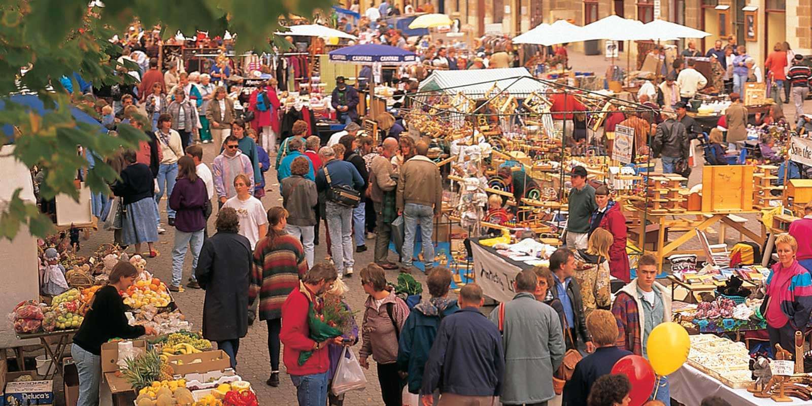 Chợ Salamanca ở Hobart vô cùng nhộn nhịp