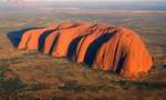 Du lịch ở núi đổi màu Uluru Australia thú vị như thế nào?