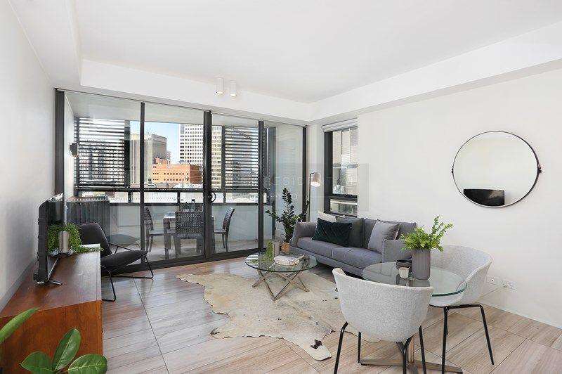 Phòng khách căn hộ ở Sydney nội thất trang nhã trang ngập ánh sáng